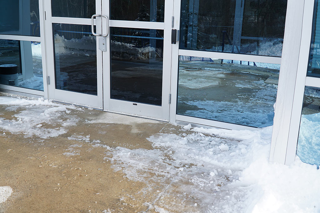 How to Deal with Your Commercial Door in the Winter
